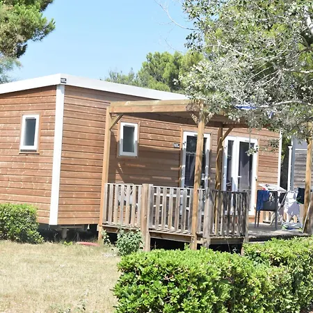 Village & De Kamp alanı 3*
