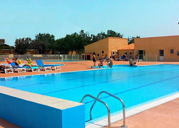 Village & De Kamp alanı 3*