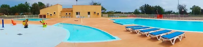 Village & De Kamp alanı 3*