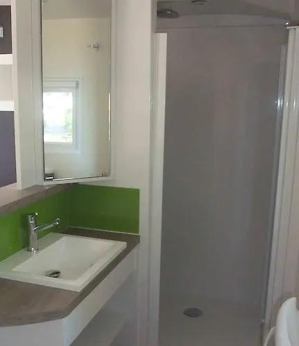 Kamp alanı Village & De 3*