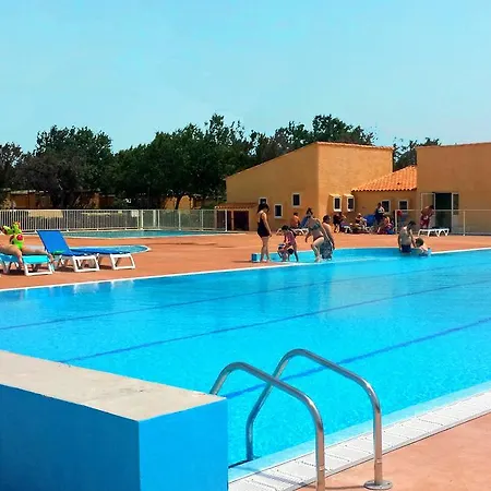 Village & De אתר קמפינג 3*