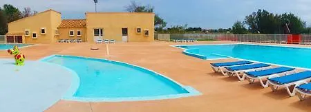 Village & De אתר קמפינג 3*