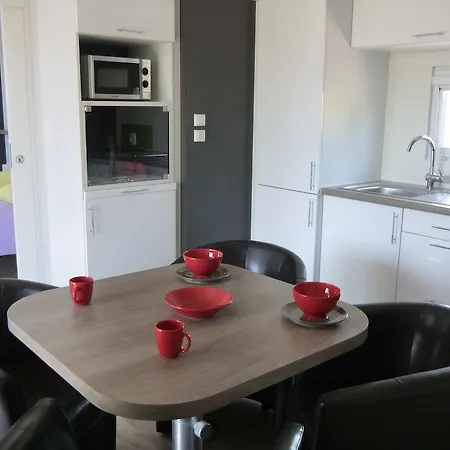 אתר קמפינג Village & De 3*